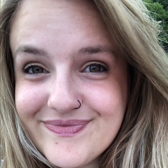 Meet your Posher, Taylor - Picture 1 of 1